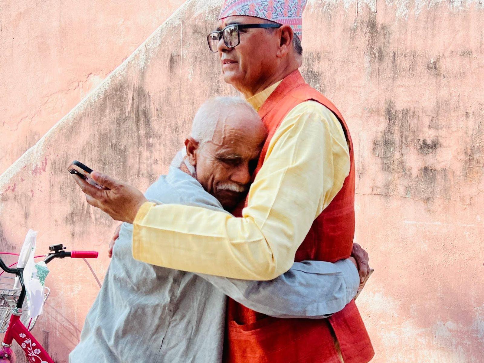 मतदाताको हार्दिकता बटुल्दै ‘हरि बोहरा’