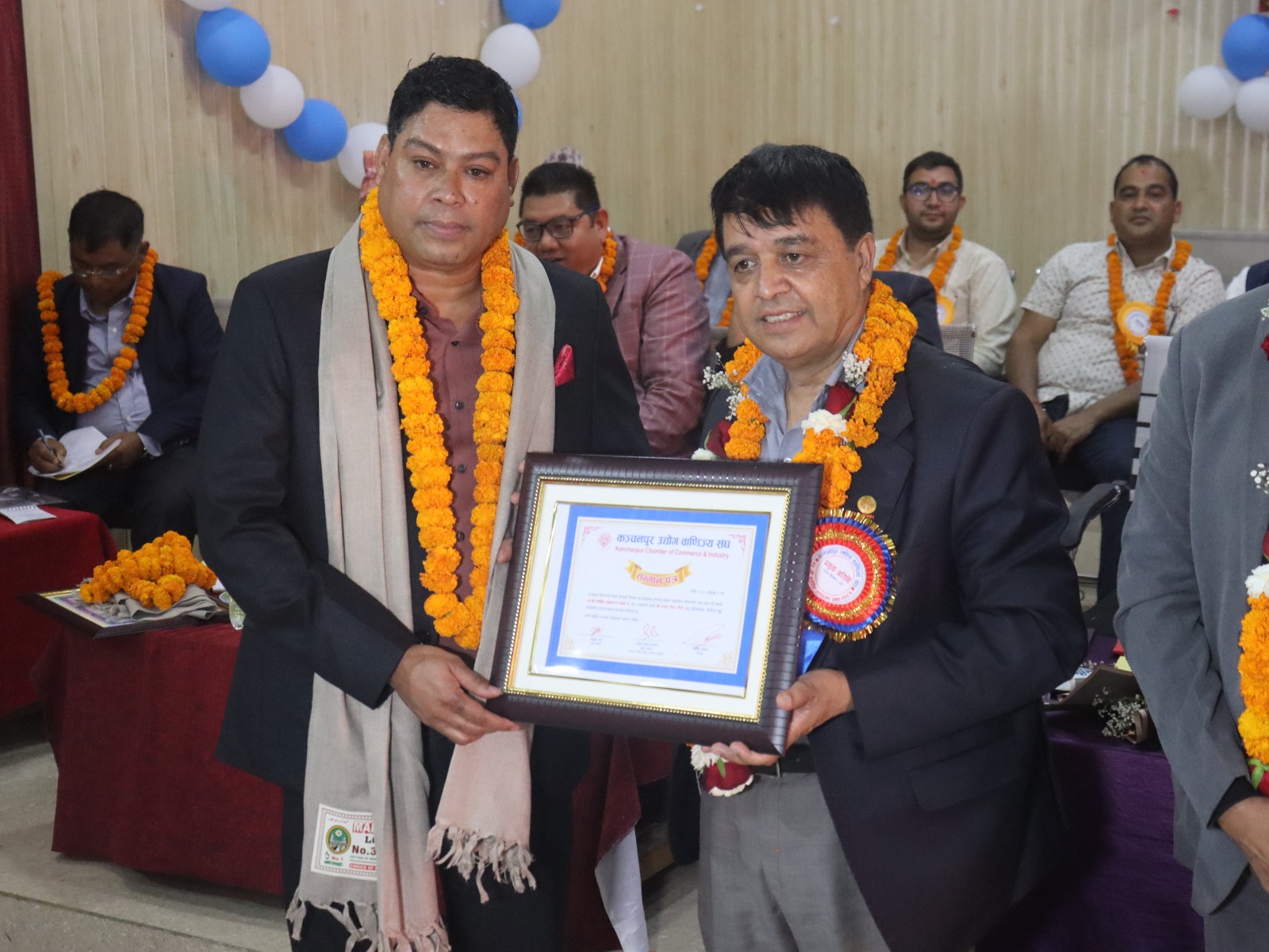 लिटिल बुद्ध एकेडेमीका प्रधानाध्यापक मौनी सम्मानित