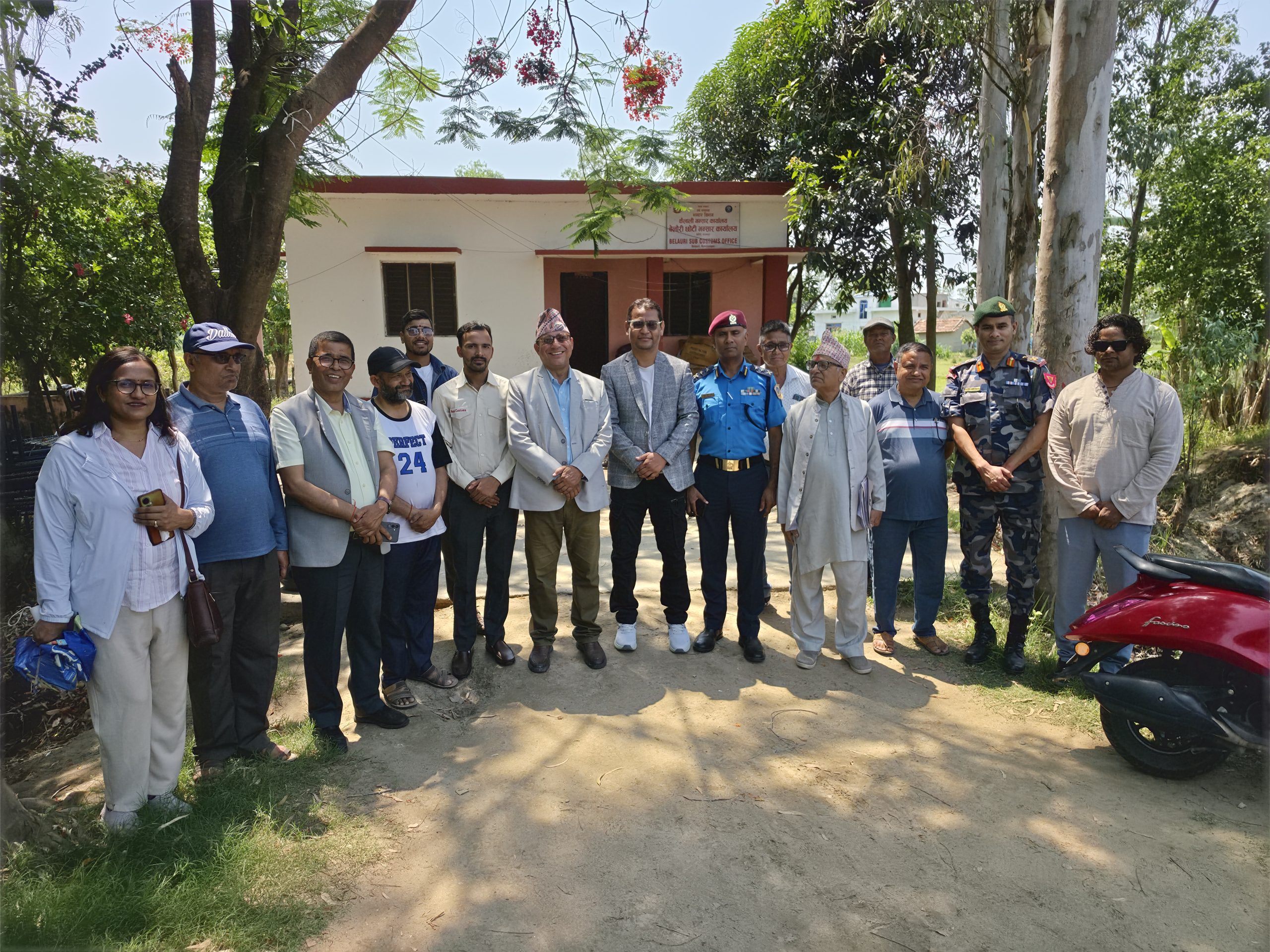प्रतिनिधि सभा सदस्य धामी र प्रमुख जिल्ला अधिकारी कोइरालाको टोलीद्वारा बेलौरी छोटी भन्सारको अनुगमन