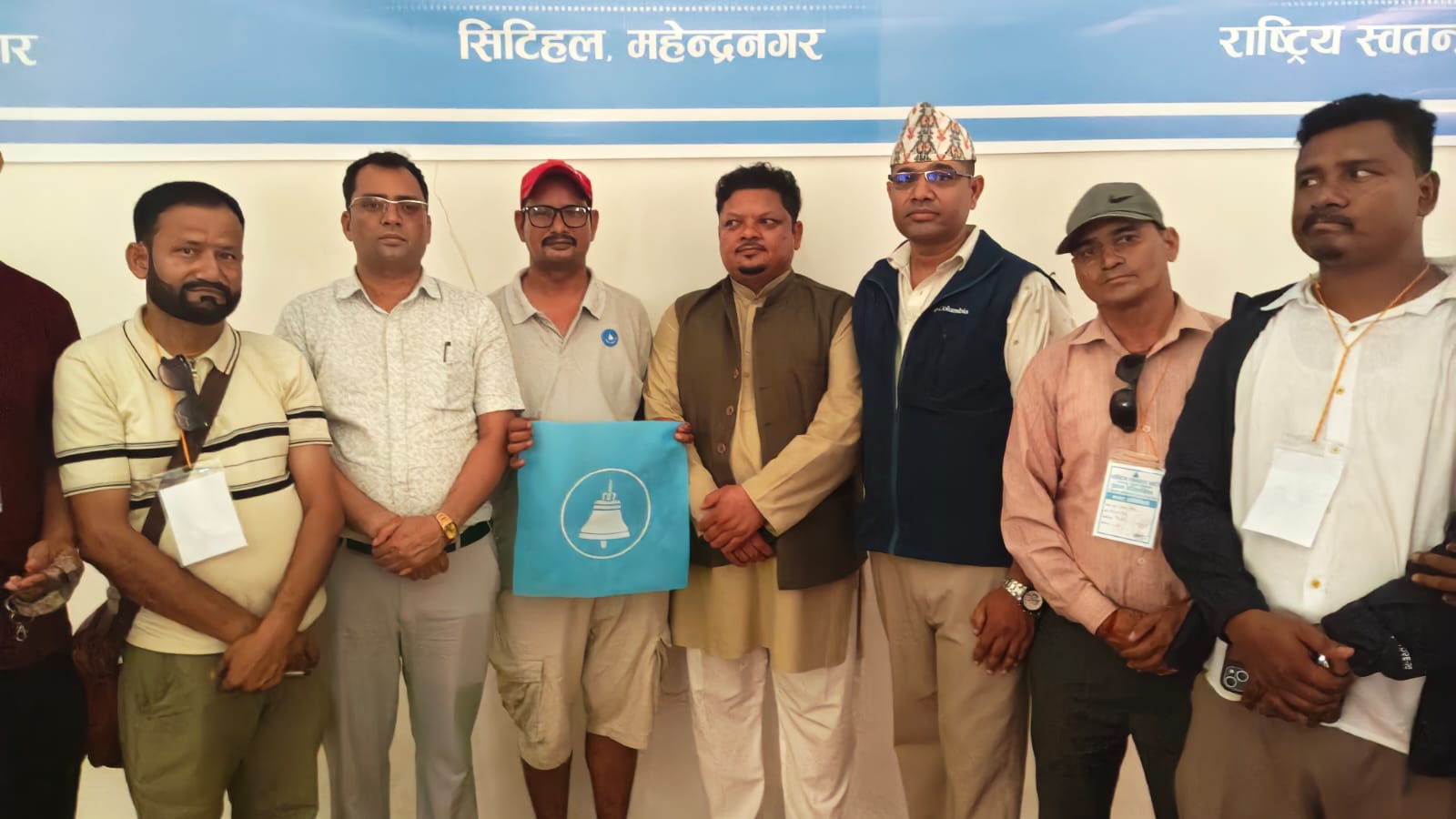 नेपाली काङ्ग्रेस बेलौरीका नगर सदस्य डम्बर सिहं धामी राष्ट्रिय स्वतन्त्र पार्टीमा प्रवेश