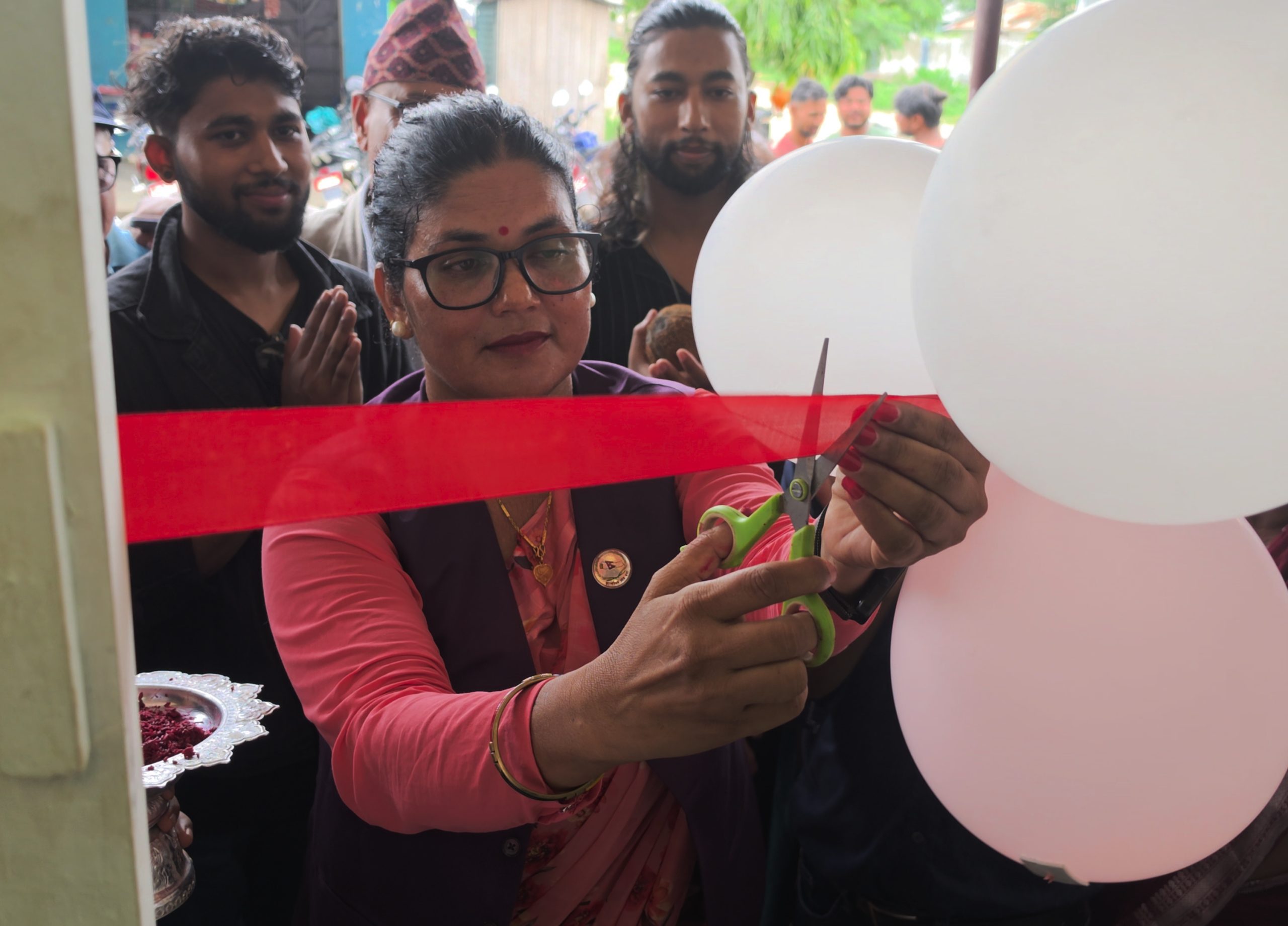 पुनर्वासको आइबीआरडी बजारमा अत्याधुनिक सलुन सञ्चालन, पूर्वमन्त्री लक्ष्मी विकद्वारा उद्घाटन