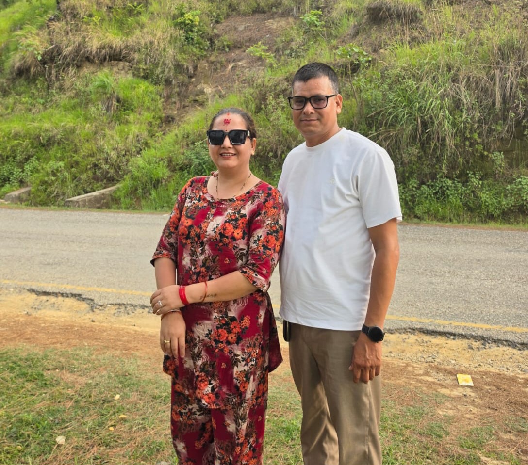 रसुवा विपद् पीडितको राहतका लागि यातायात व्यवसायी योगेन्द्र (यम) बमद्वारा प्रधानमन्त्री दैवी प्रकोप उद्धार कोषमा आर्थिक सहयोग
