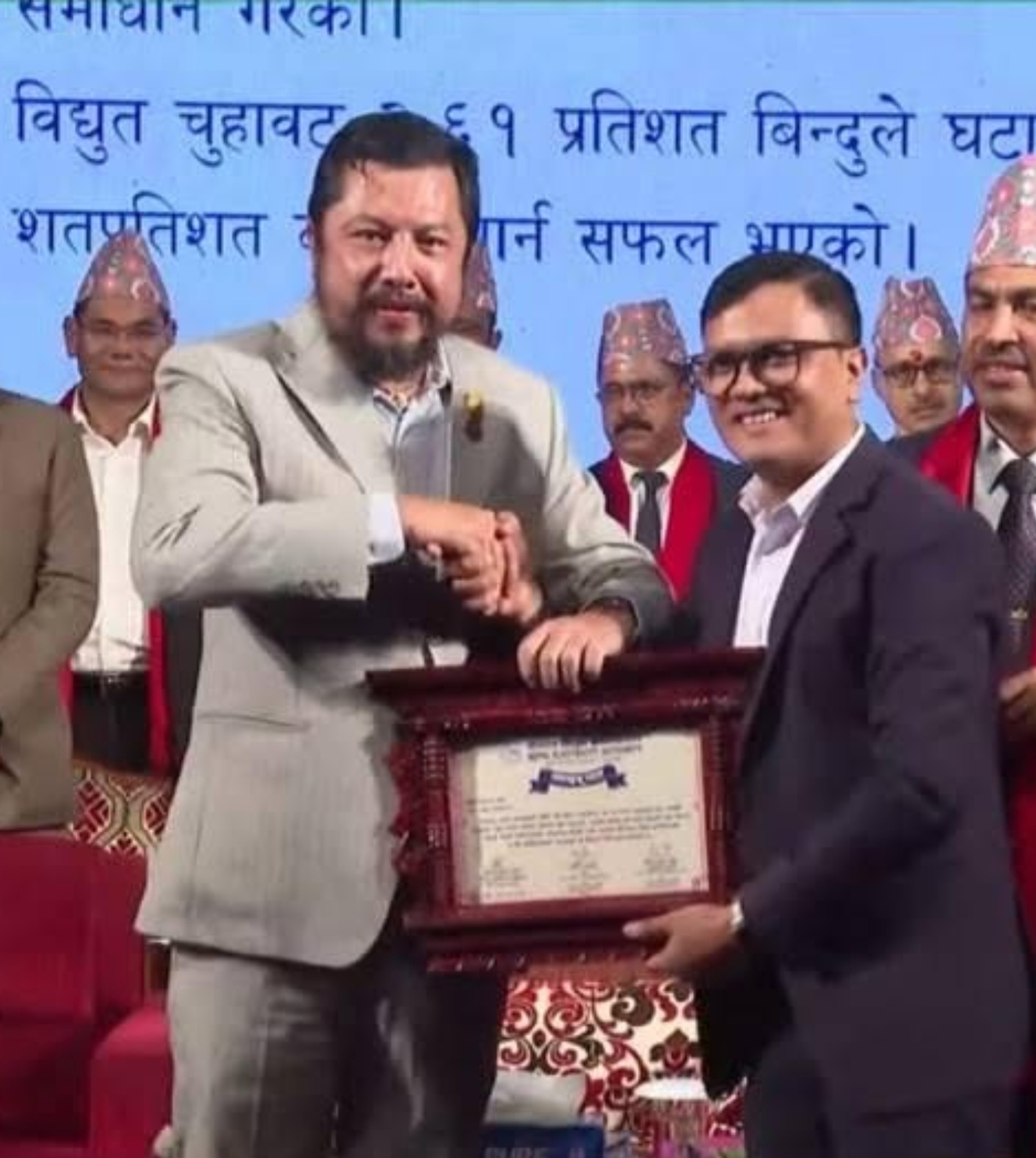 रुग्ण सबस्टेसन सञ्चालन र उत्कृष्ट राजस्व संकलन गरेबापत बेलौरी वितरण केन्द्र प्रमुख हिक्मत बिसी सम्मानित